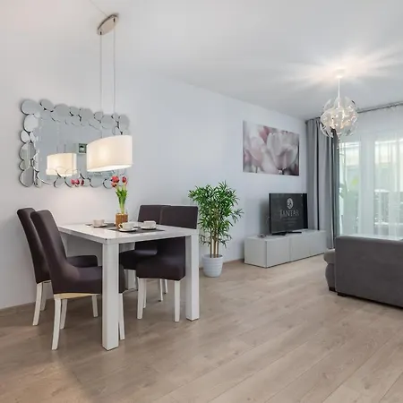 Jantar - Bałtycka 6 *